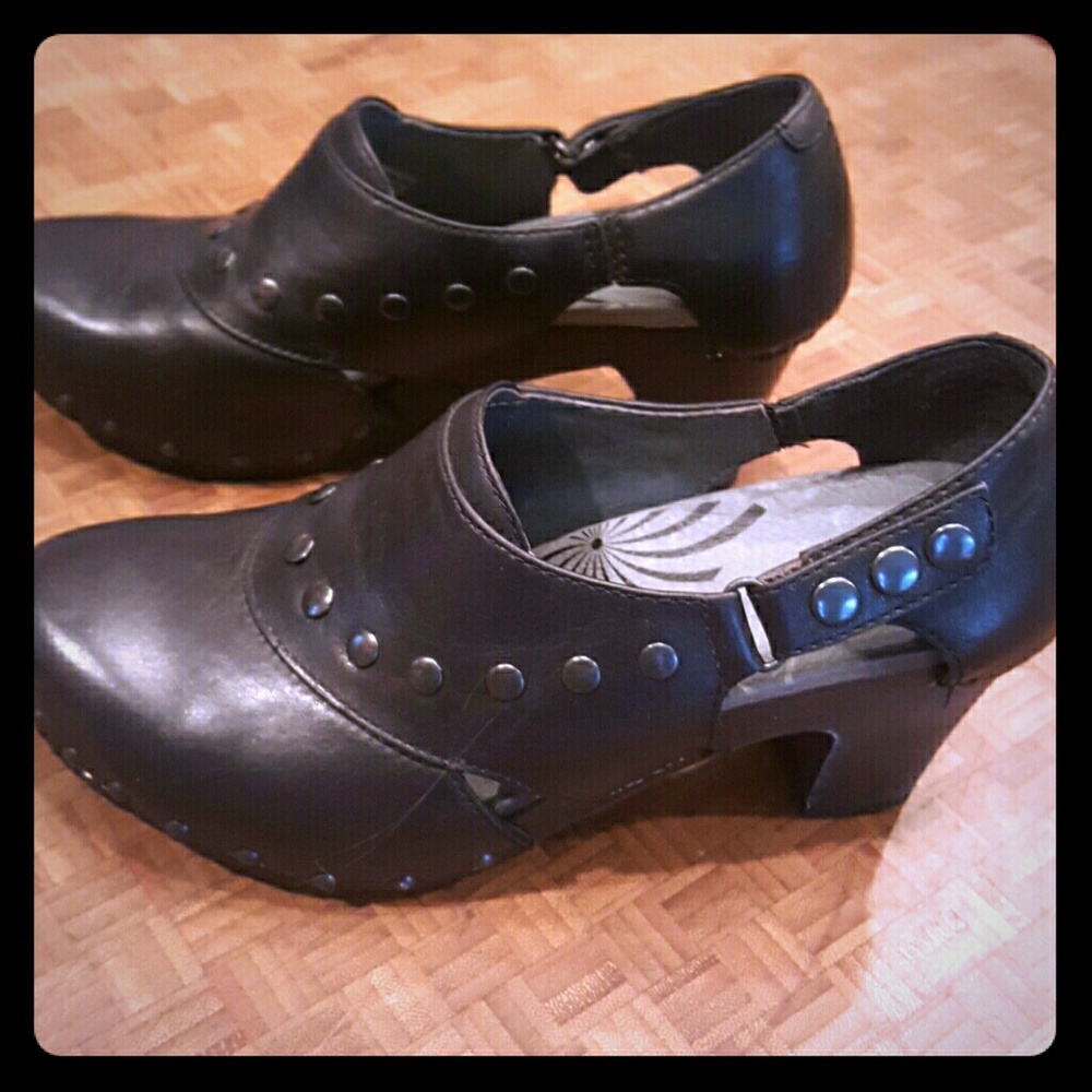 Dansko dress shoes